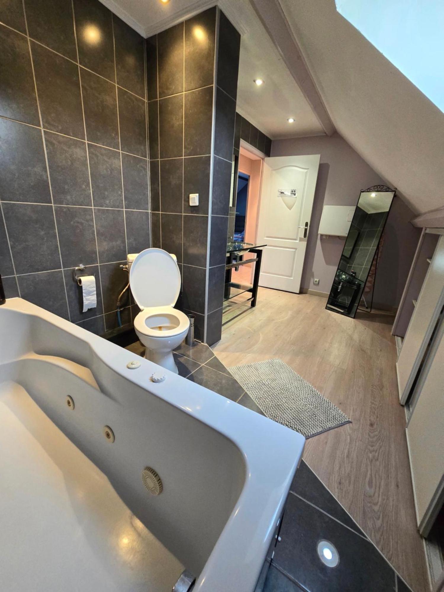 Chambre Privee A 10Min De Roissy Cdg, Au Calme, Parking Gratuit Le Mesnil-Amelot Exterior photo